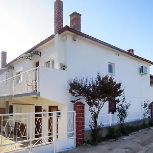 haus-lucia-116s.hotelinzadar.com/