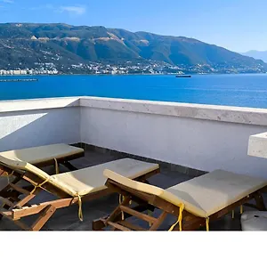 Adriatic Getaway & Penthouse Apartament